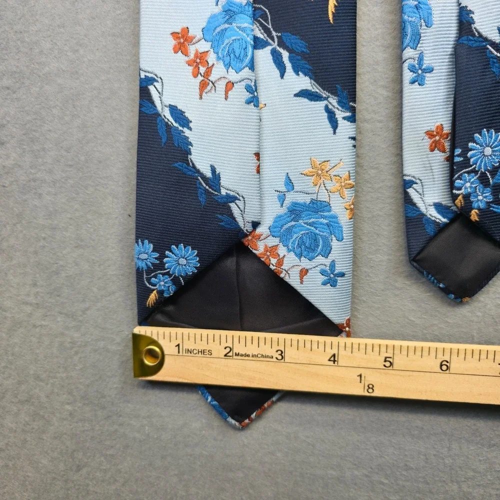 Vintage Castle Blue Floral Striped‎ Neck Tie Size 4.25X58
